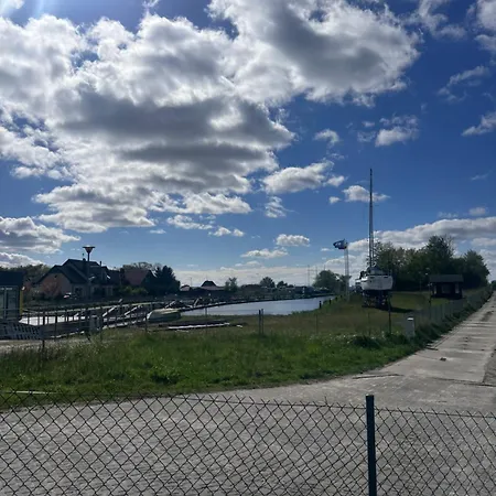 Chalé Chatki Nad Wodnym Zakatkiem.