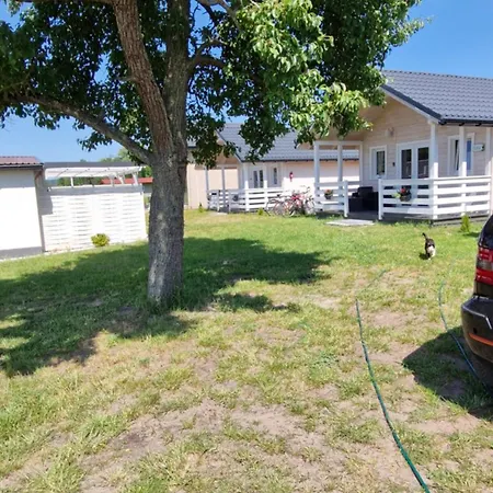 Chatki Nad Wodnym Zakatkiem. Chalé Wapnica (West Pomeranian)